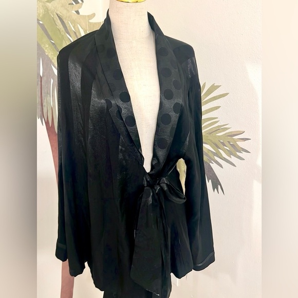 Victoria’s Secret, Black Satin Jacquard 2-Pc Lounge Pajama/Robe Set,Size M/L - Picture 7 of 15